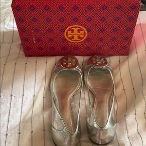 Tory Burch size 8 :) perfect for a princess!